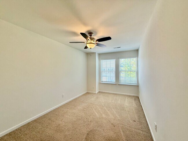 Building Photo - Excellent 3BD, 2.5BA Clayton Townhome Near...