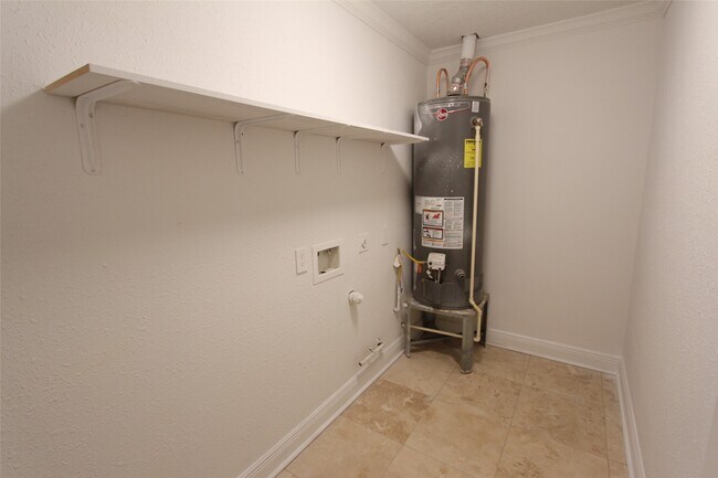 Building Photo - 6506 Sivley St