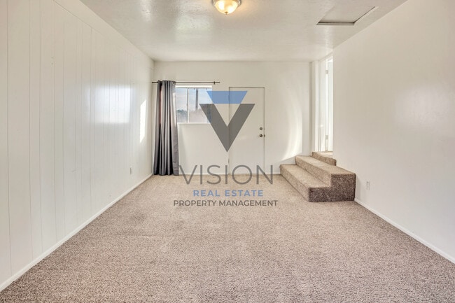 Building Photo - 360 E 400 S