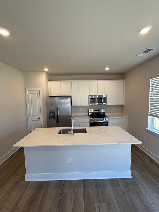 Building Photo - Like-New 4BR Home with Garage & Amenities in Lakeside at Trappe