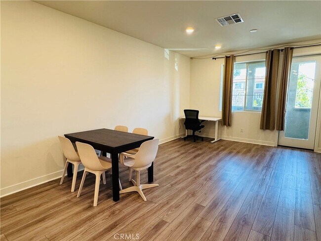 Building Photo - 2626 Glamis Ct