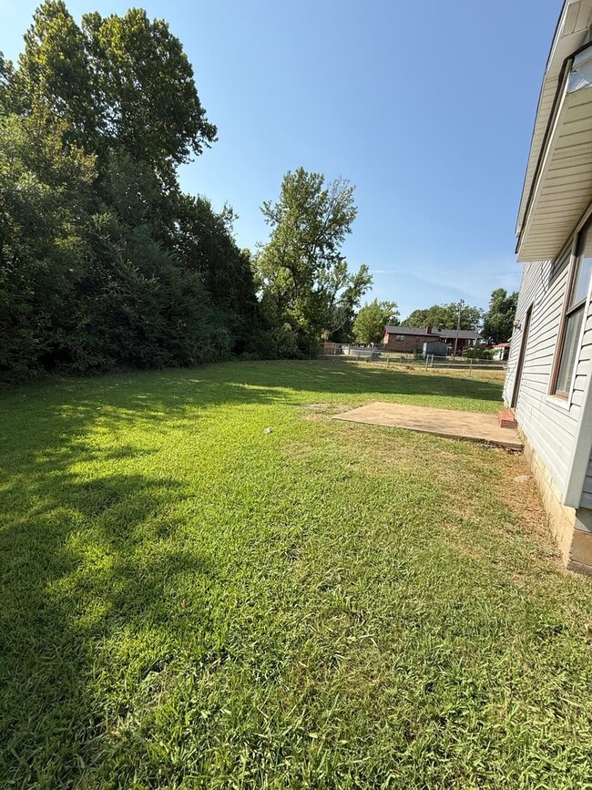 Building Photo - 1502 Heather Ct