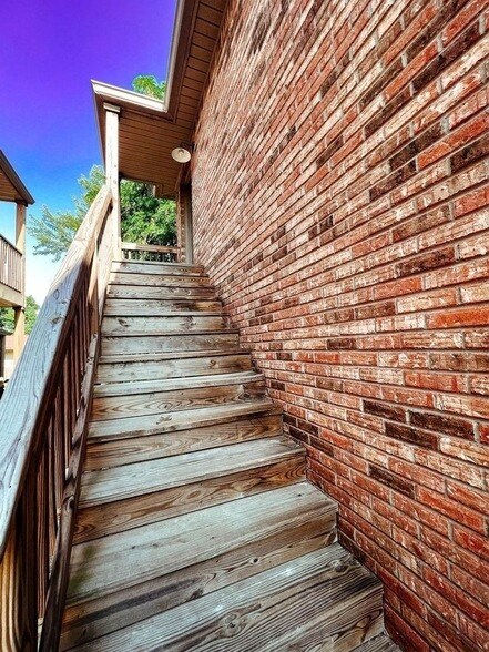 Building Photo - 112 Ballygar St