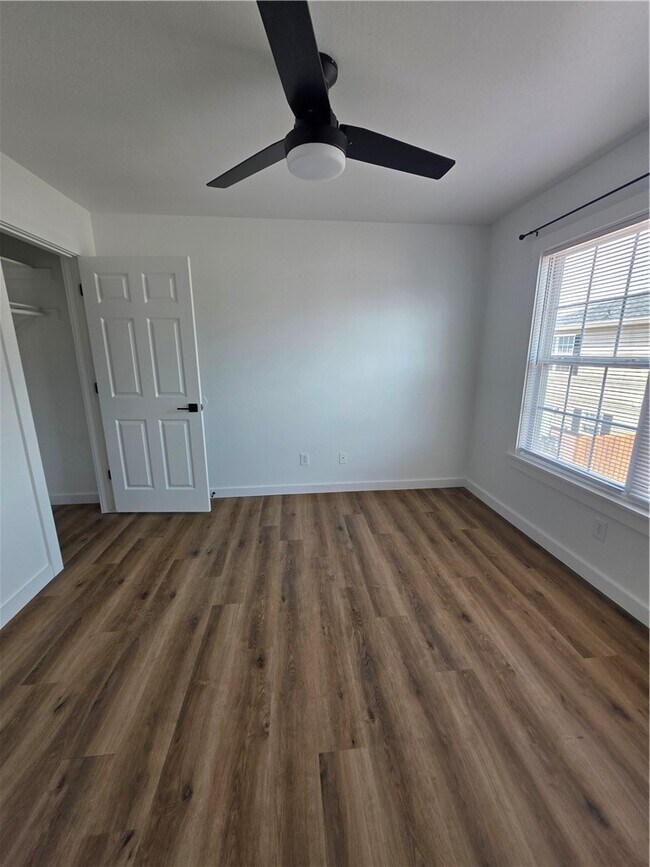 Building Photo - 2304 SE Jayel Terrace