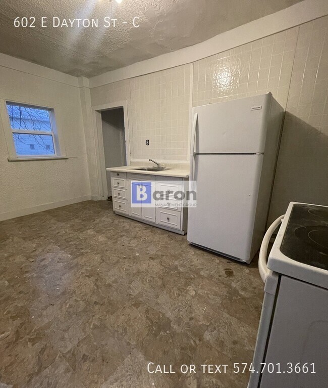 Building Photo - 602 E Dayton St