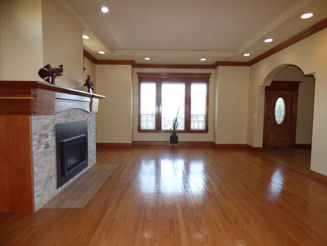 Building Photo - 4465 Countryside Ct NE