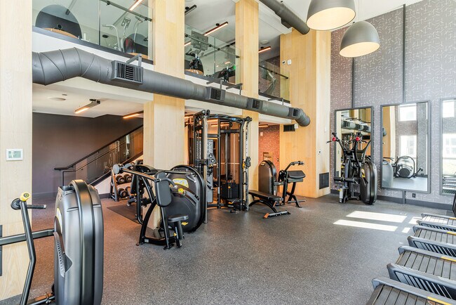 Building Photo - 3560 Rambla Pl