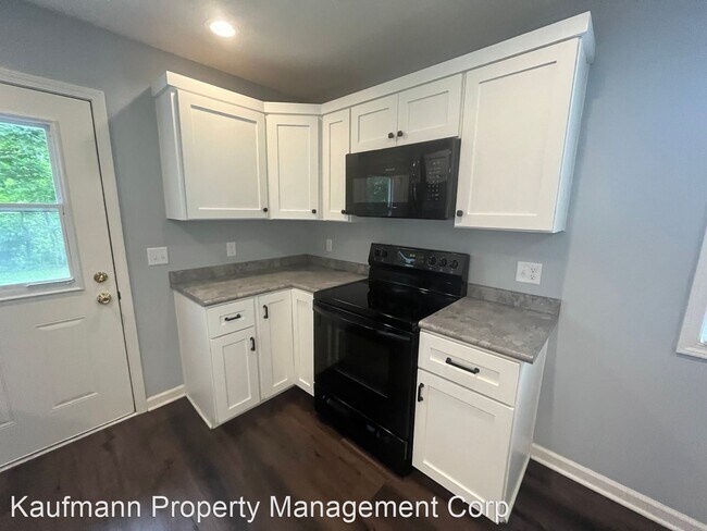 Building Photo - 3 br, 1 bath House - 828 Courtney Drive