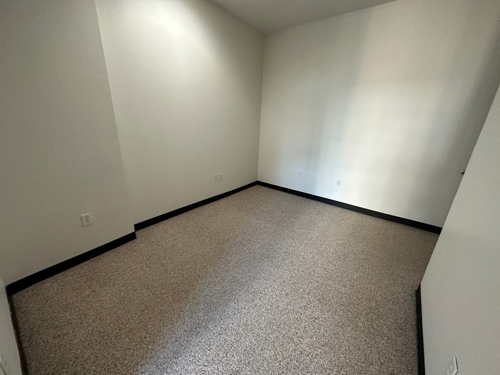 Building Photo - 147 E Berkeley St