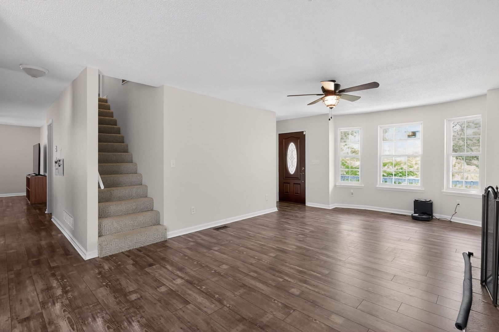 Building Photo - 373 Redwing Rd