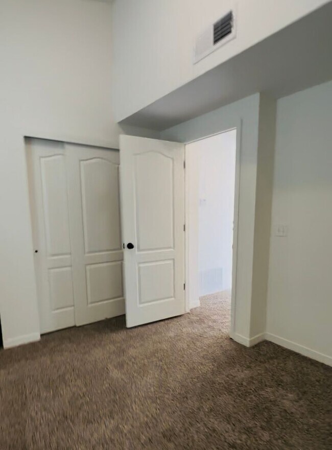 Building Photo - HALF OFF RENT FOR MAY!!