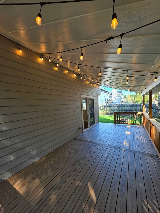 Building Photo - Auburn west hill 4 bedroom and 3 bathroom well maintained home.  Available NOW!