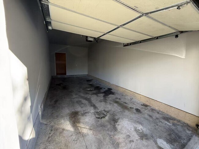 Building Photo - 11353 Aristotle Dr