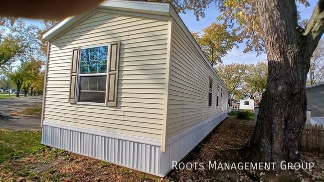 Building Photo - Home Available to Lease or Purchase - Appl...