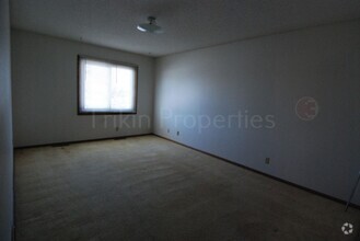 Building Photo - Great 3 bdrm townhome in Maplewood!