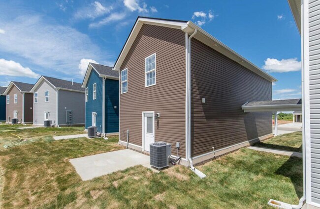 Building Photo - 4024 Ruby Rose Rd