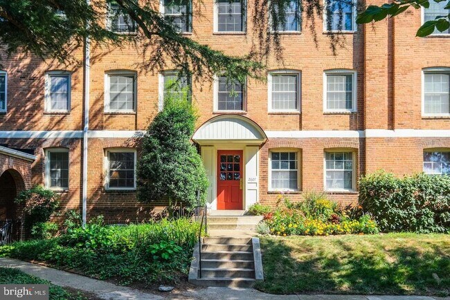 Primary Photo - 2607 Arlington Blvd