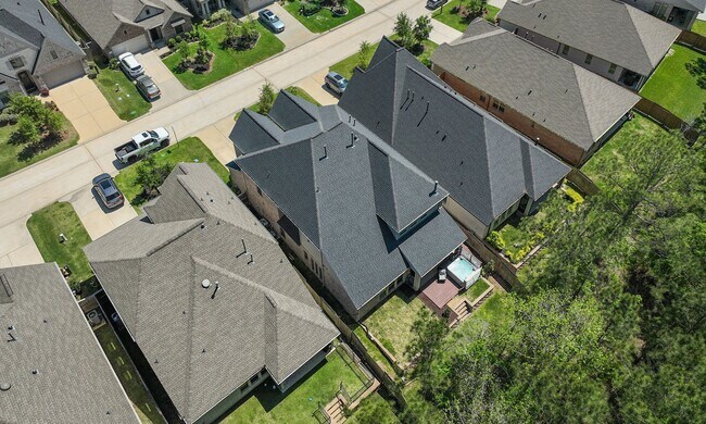 Building Photo - 282 Sky Top Dr