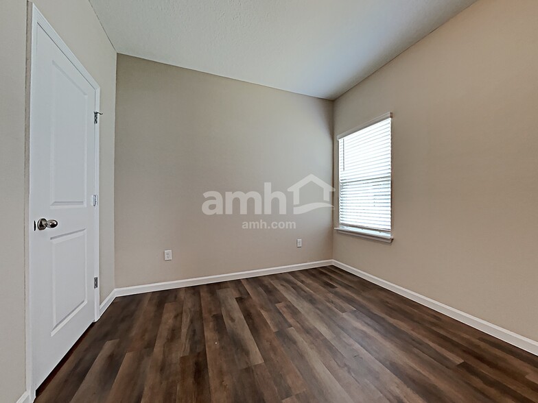 Building Photo - 225 Stone Arbor Ln