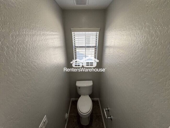 Building Photo - North Phoenix Oasis in a 3-BD Single Family House!