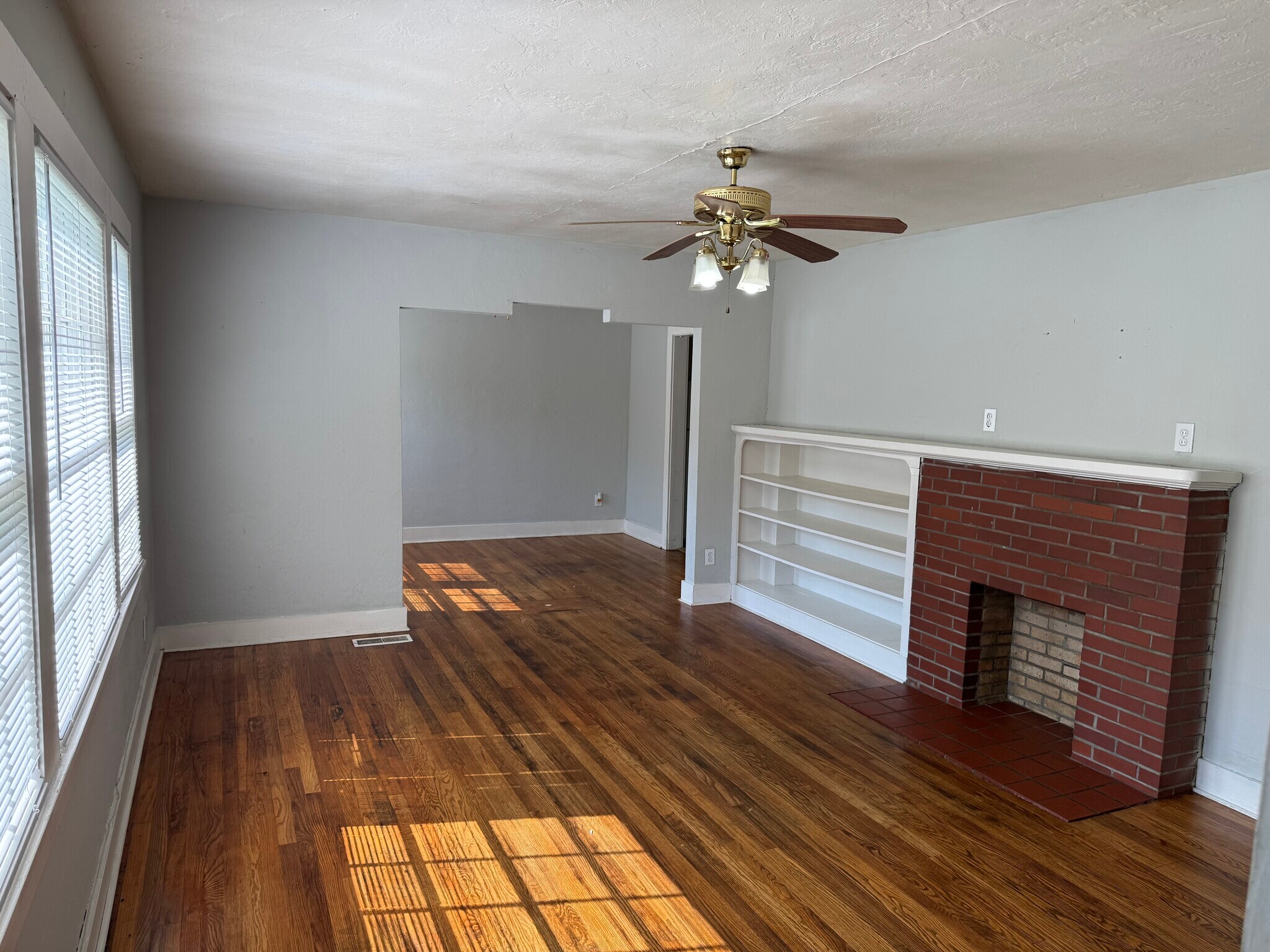 Building Photo - 611 Greenlawn Ave