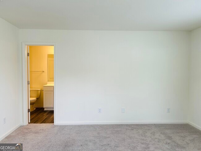 Building Photo - 403 Kings Cross Wy