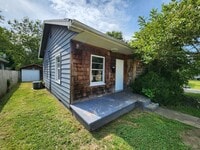 Building Photo - Spacious 2-Bedroom, 1-Bathroom Home AVAILA...