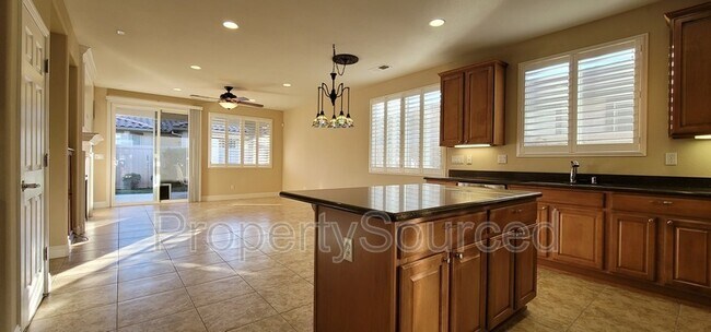 Building Photo - 2339 Shadow Berry Dr