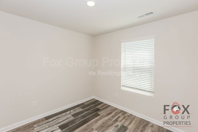 Building Photo - 108 Dogwood Village Trl