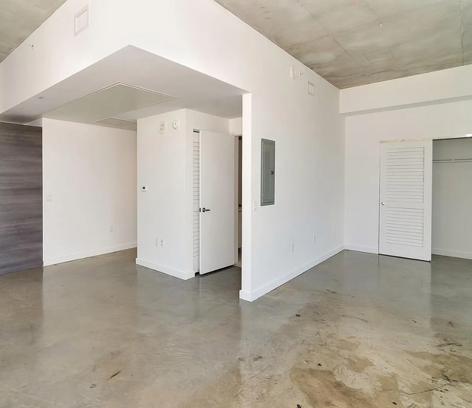 Building Photo - 151 SE 1st St