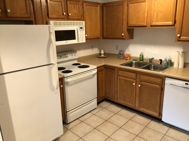 Building Photo - 305 Lime Kiln Rd