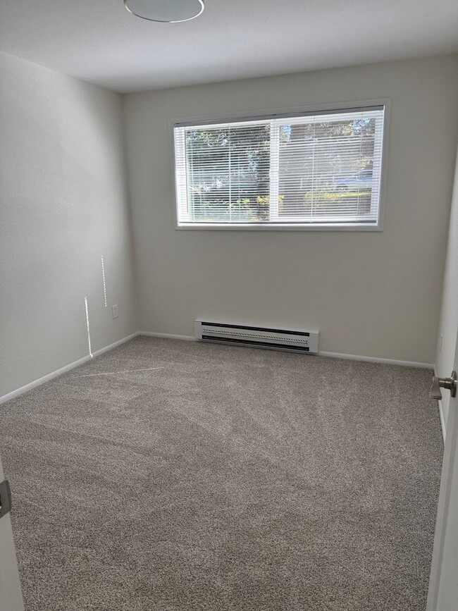 Building Photo - 2425 State St