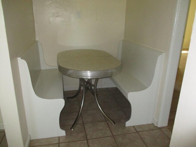 Building Photo - 294 E 6th St