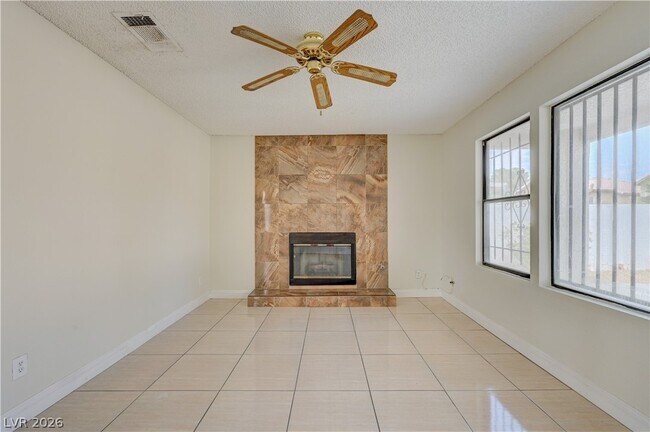 Building Photo - 2616 Camphor Tree St