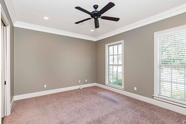 Building Photo - 755 Boxelder Dr