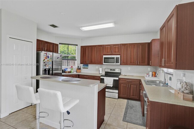 Building Photo - 15385 SW 93rd Ln