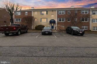 Building Photo - 4412 Falls Bridge Dr