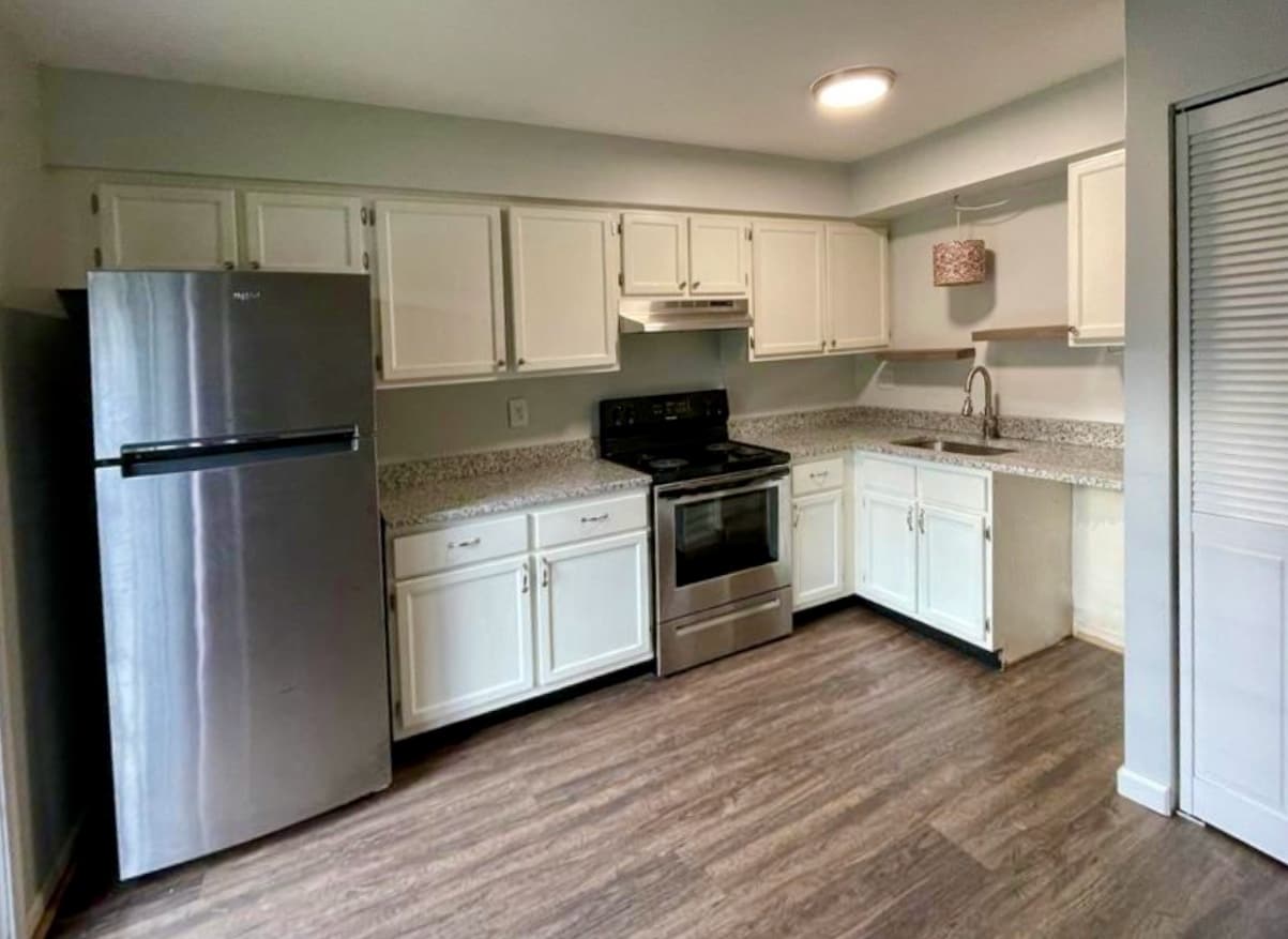 Building Photo - 169 Aspetuck Vlg