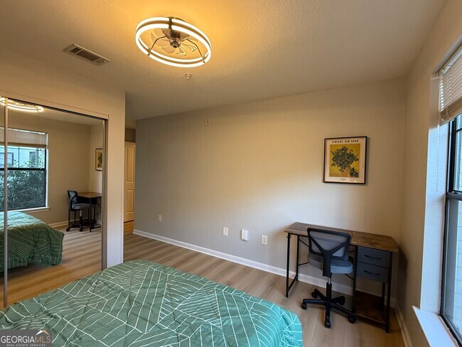 Building Photo - 211 North Ave