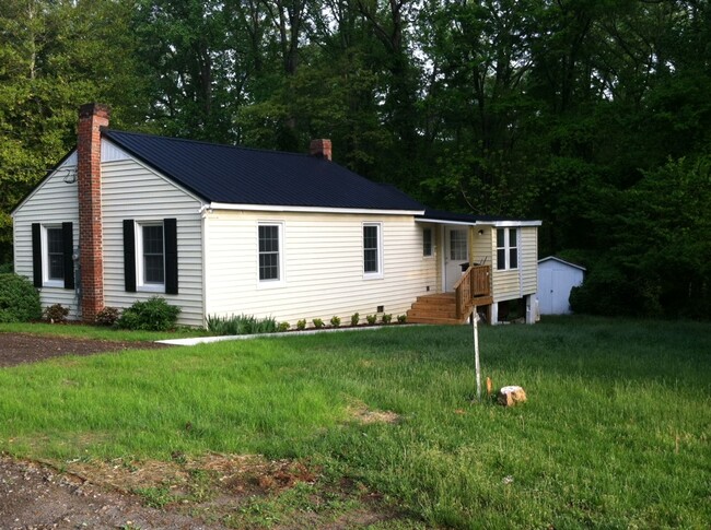Building Photo - One Level Home off Boonsboro Road
