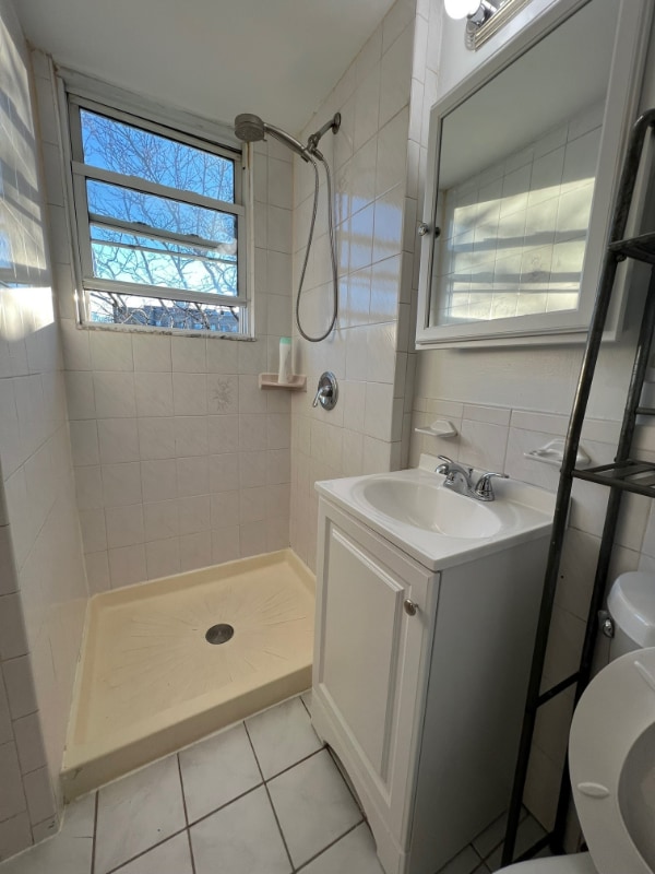 Building Photo - 42 Highwood Terrace