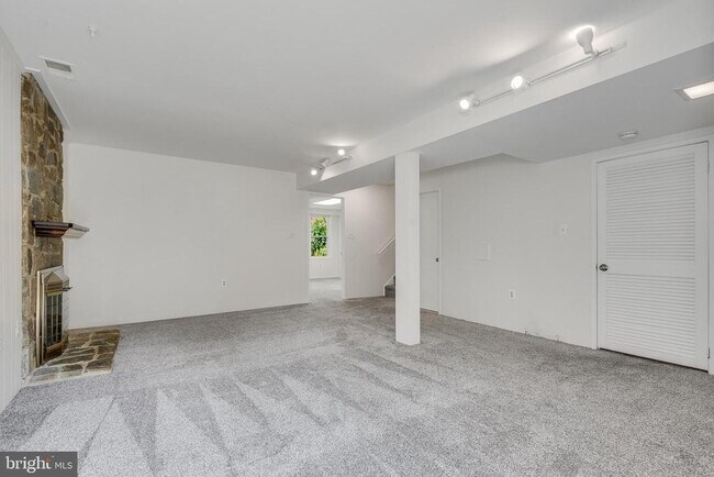 Building Photo - 8722 Litwalton Ct