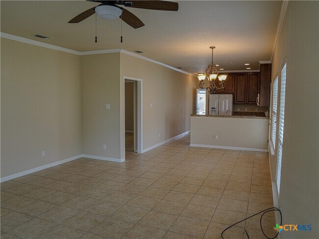 Building Photo - 1651 Hanz Dr