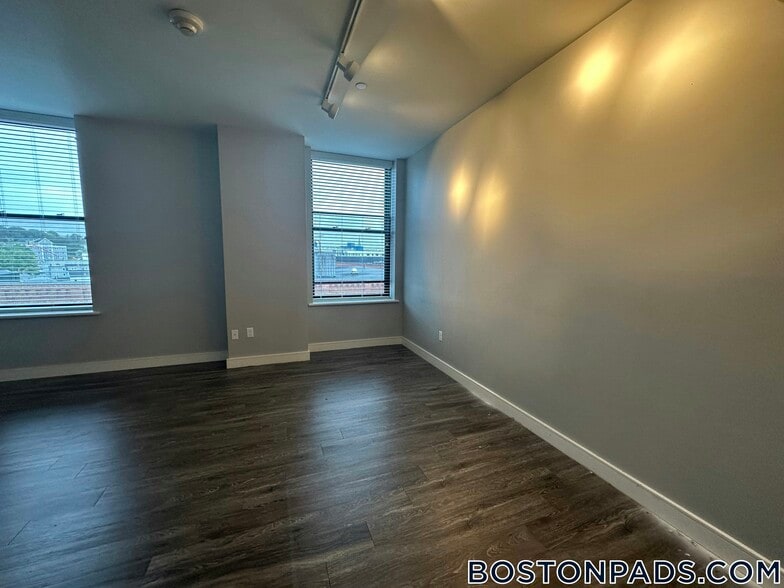 Building Photo - 23 Central Ave