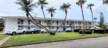 Building Photo - 3900 Roxane Blvd
