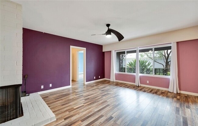 Building Photo - Updated 1-Bedroom Condo with Garage, Pool & Patio in Prime Fullerton Location
