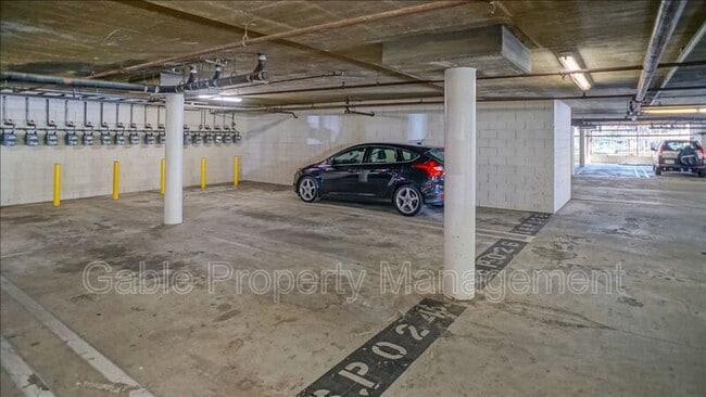 Building Photo - 5515 Canoga Ave