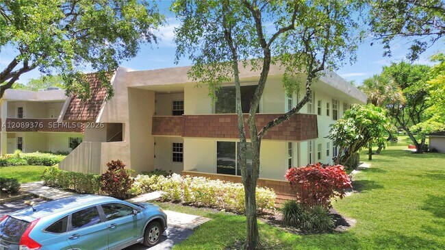 Building Photo - 3641 Oaks Clubhouse Dr