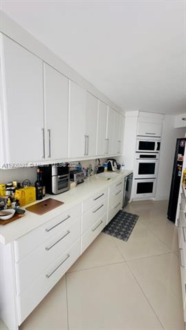 Building Photo - 3610 Yacht Club Dr