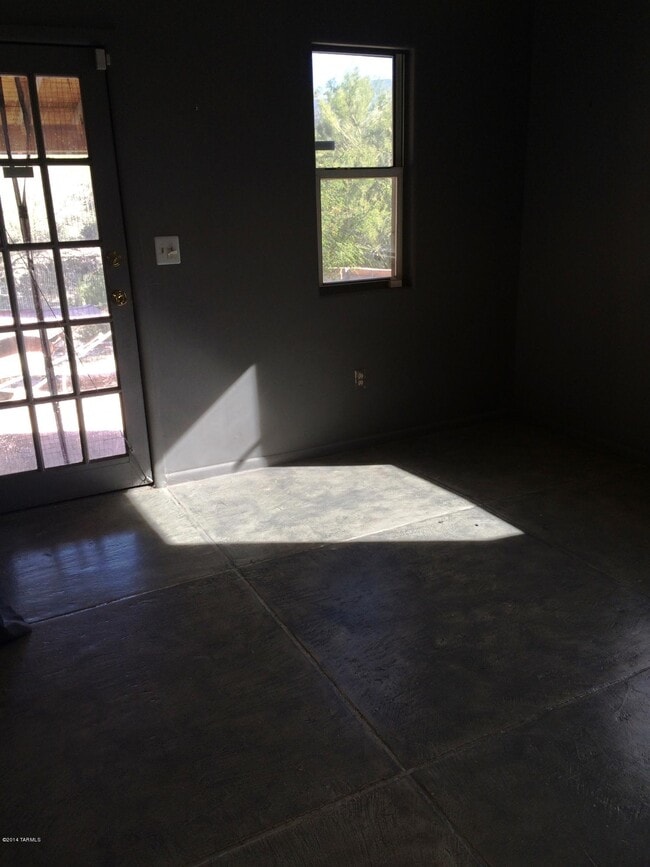 Building Photo - 2801 Paradise Mountain Rd